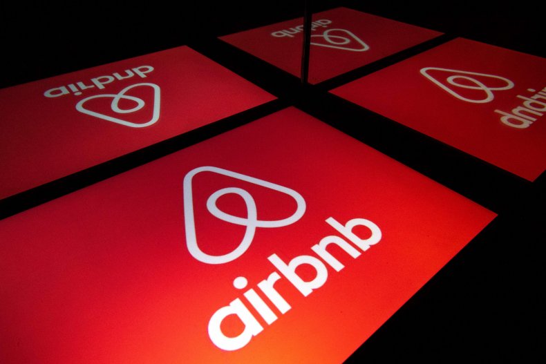 Airbnb Guest Unable to Open Fridge, Work Stove Puzzles Host
in Viral Video 1
