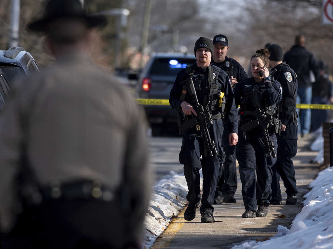 2 officers killed at Bridgewater College in Virginia; a
suspect is in custody 1