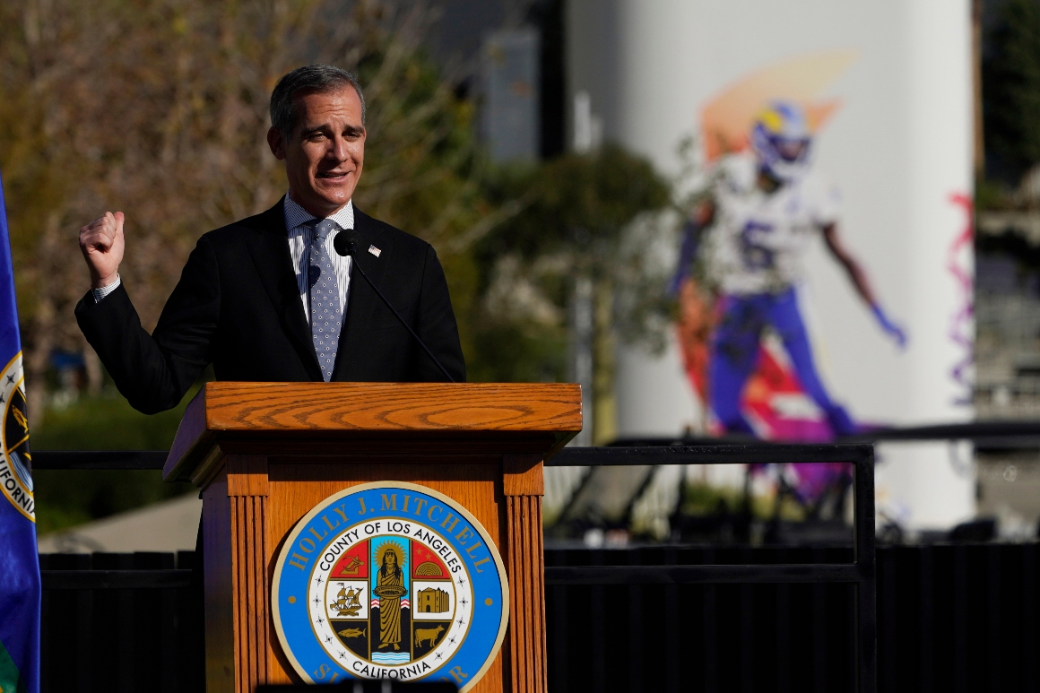 Garcetti defends maskless photo at NFL game: 'I hold my
breath' 1