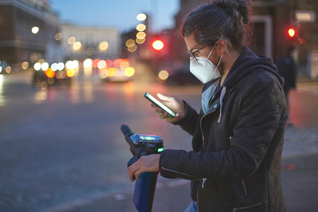 Apple update lets Face ID users unlock iPhones while wearing
mask 1