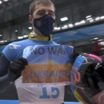 Ukraine Olympic team calls for peace, IOC wants no
protests 17