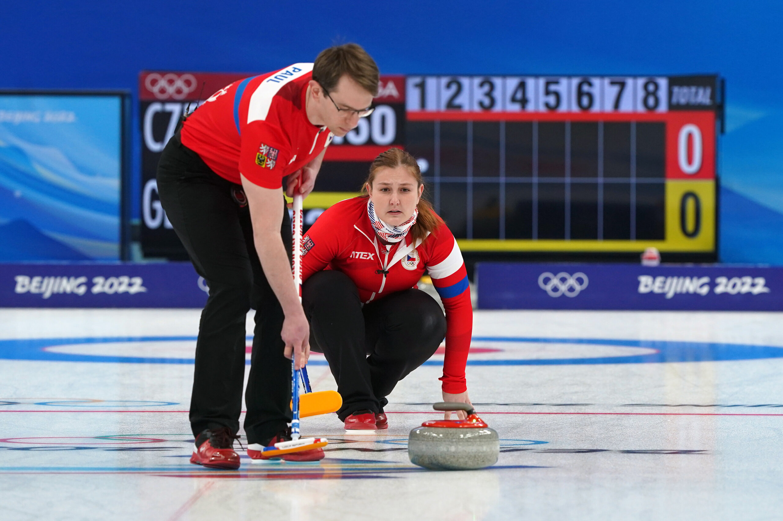 Canadian women's ice hockey team sweeps early victories in
opening rounds 1