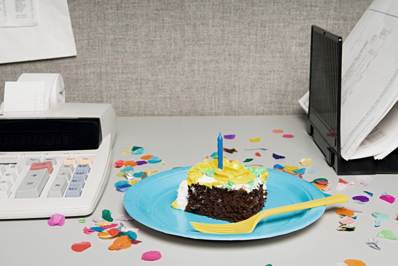 Sheriff's Office Celebrated the Relocation of Convicted
Killer With Cake 1
