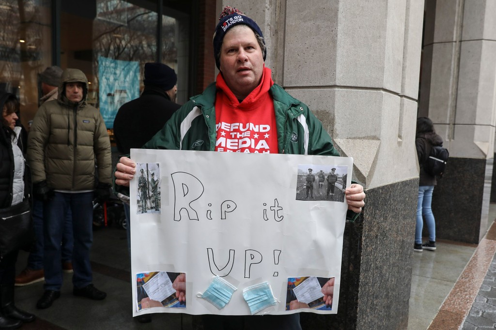 NYC workers protest vaccine mandate ahead of termination
deadline 1