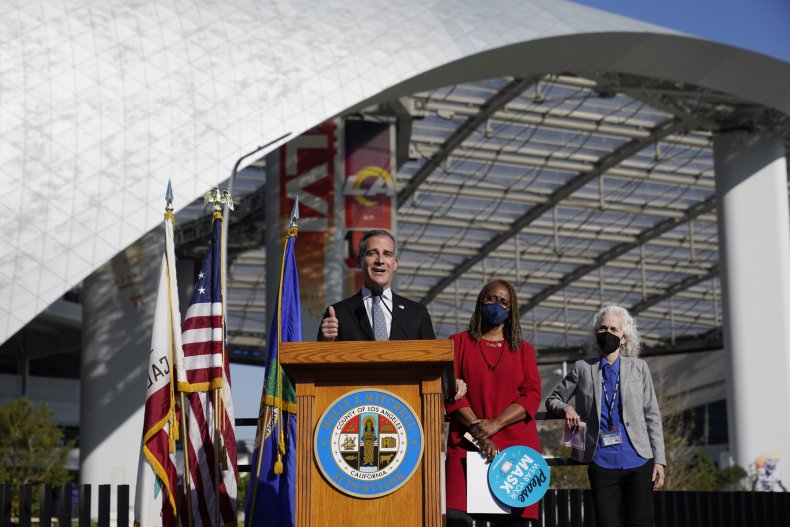 Los Angeles Mask Mandates Run Into Issue of Policing 70,000
at Super Bowl 1