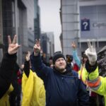 How Many Canadian Police Were Injured in Clearing Protesters
From the Streets? 17