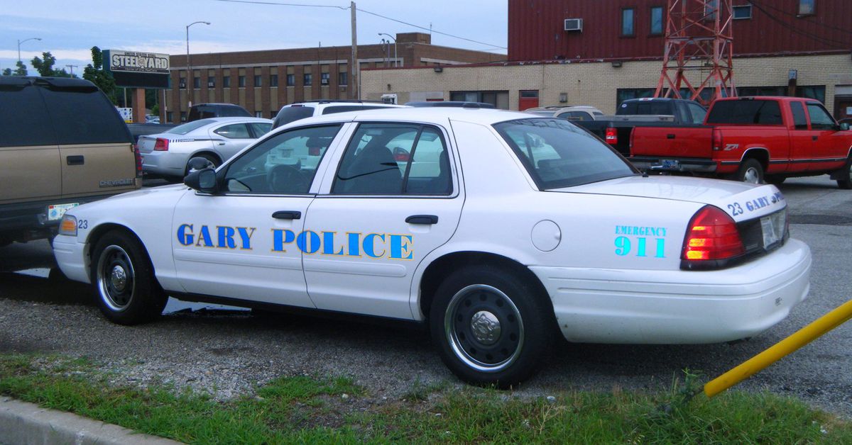 Man charged with attempted murder of a Gary police
officer 1