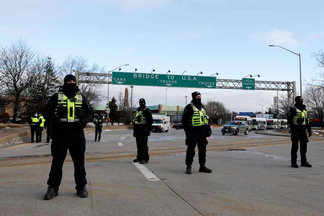 Police clear last remaining protesters from key bridge
between the U.S. and Canada 1