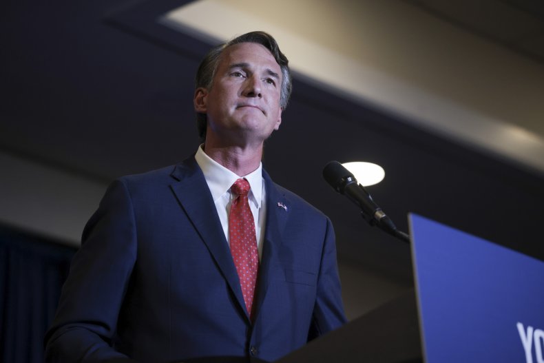 Glenn Youngkin Heckled in Virginia: 'Where's Your
Mask?' 1