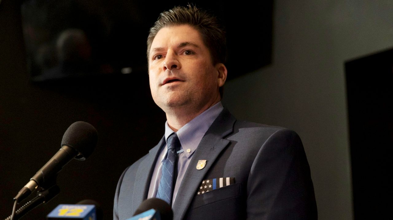 Police officers need mental health support, Nassau PBA
president says 1