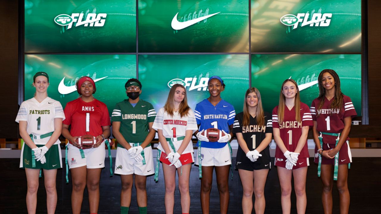 Jets bringing girls flag football league to Long Island high
schools 1