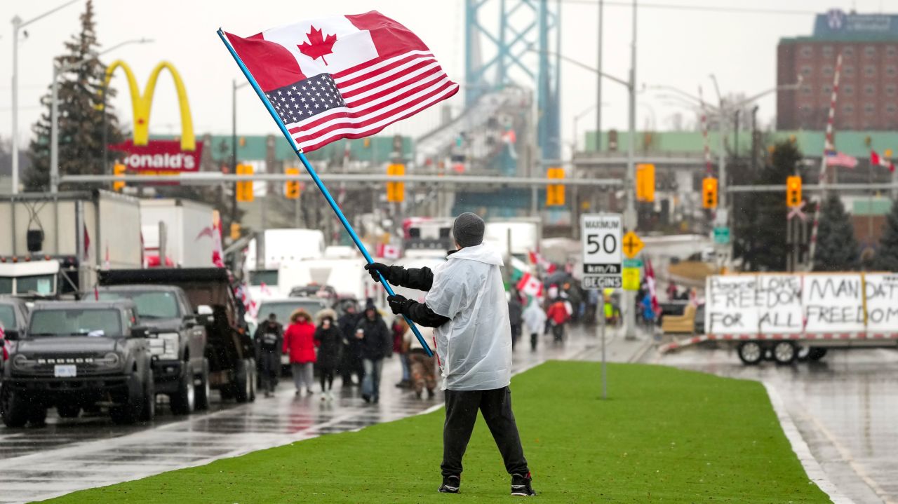 Defiant protesters remain at key U.S.-Canada border
crossing 1