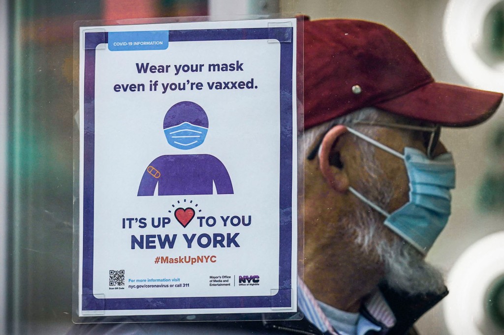 Kathy Hochul softens on mask mandate, could lift edict on
businesses in February 1