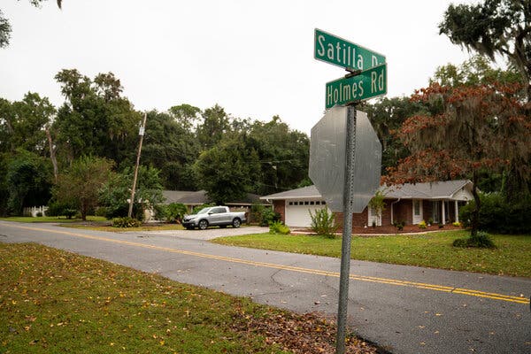 Opening Statements Begin in Hate Crimes Trial for Arbery
Killing 1