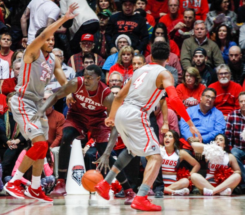 University Halts Concessions at Some Sporting Events After
Most Fans Ignore Mask Mandate 1