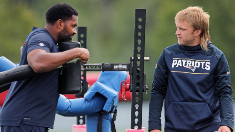 Tedy Bruschi: Bill Belichick should name official defensive
coordinator for Patriots 1