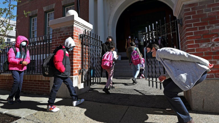 Masks to remain in Boston schools after state mandate
ends 1