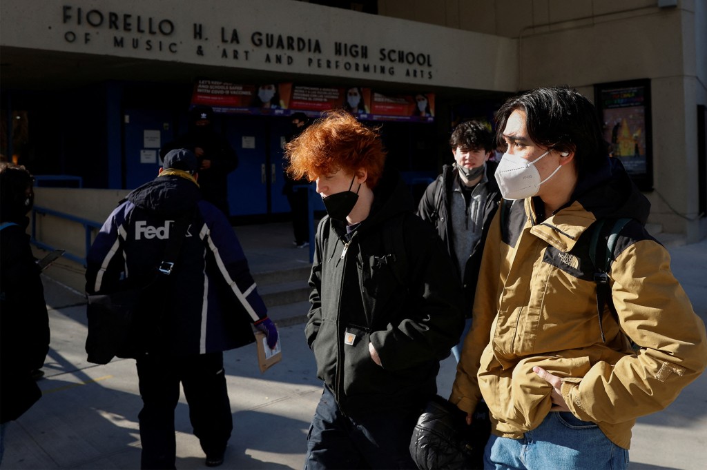 NYC school attendance stabilizes as COVID-19 wave
recedes 1