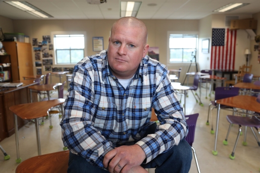 Los Gatos teacher who gave ‘F’ grades to students protesting
gun violence sues Loma Prieta district, administration 1