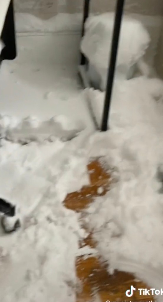 College student’s dorm filled with snow after she left
window open 1