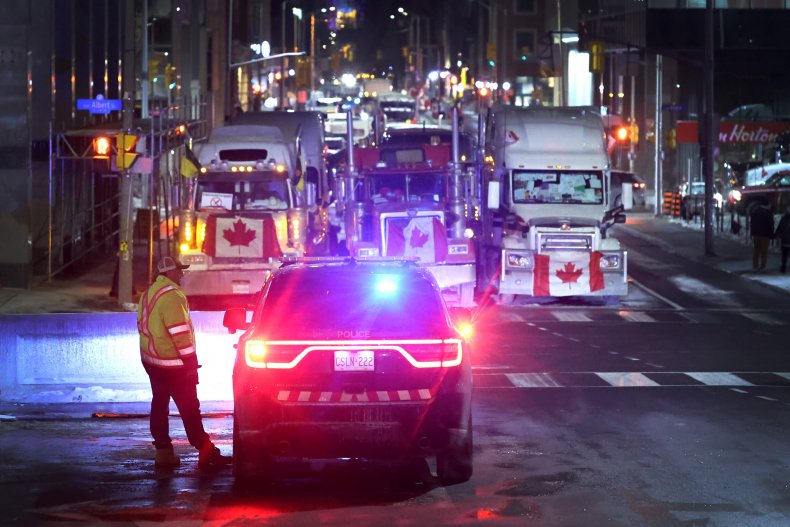 Canadian Towing Company to Ignore Trudeau Order to Disrupt
Trucker Protests 1