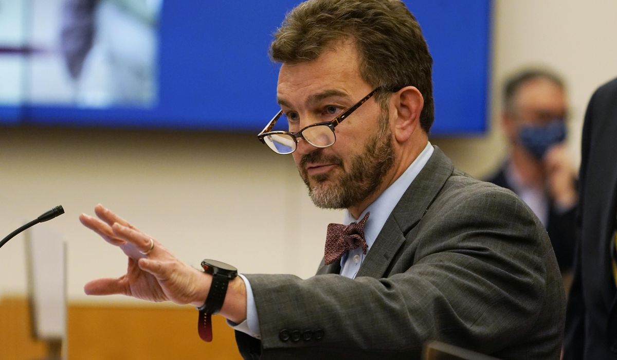 Virginia Senate passes bill to end school mask
mandates 1