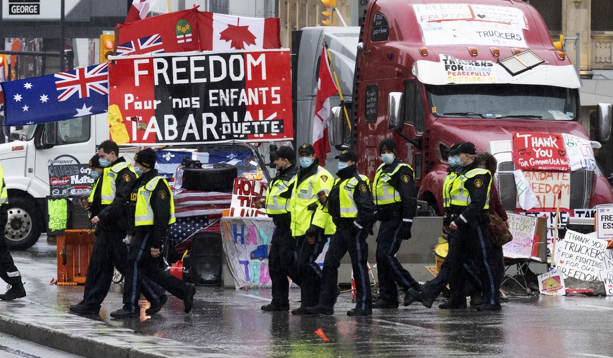 House GOP urges Biden to lift COVID-19 vaccine mandate at
border as Freedom Convoy continues 1